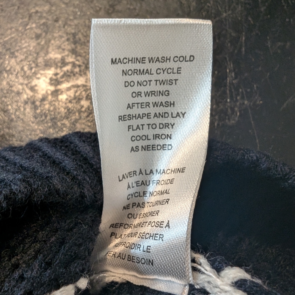 T Tahari Sweater crop Women BNWT - Picture 16 of 16